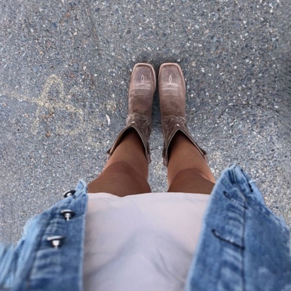 Leather Cowboy Western Boots/Square Toe/ Shaft Stitching/Square Heel - Picture 4 of 9